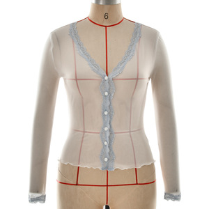 Chemise de nuit pour femme en dentelle transparente à col en V et manches longues, respirante, avec design patchwork - Product Image 5