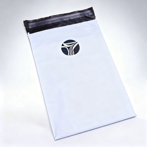 Enveloppe d'expédition biodégradable <span class=keywords><strong>BAPE</strong></span> Silver White Poly pour chaussures et vêtements, résistante à la poussière, à l'humidité, imperméable et auto-adhésive - Product Image 4