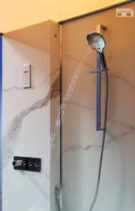 Douche à vapeur de luxe de style japonais pour 2 personnes combinée salle de sauna humide moderne avec fonction de massage et plateau en acrylique - Product Image 5