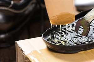 Resina de poliuretano PU zapato cemento de contacto/incoloro <span class=keywords><strong>pegamento</strong></span> para suela de zapato de resina pu <span class=keywords><strong>pegamento</strong></span> de <span class=keywords><strong>pvc</strong></span> - Product Image 5