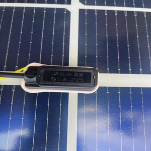 แผงโซลาร์เซลล์แบบโมโนคริสตัลไลน์ C Tier 625w 620w แบบสองหน้า Half Cell 144 เซลล์ 615w โมดูลกระจกสองชั้น - Product Image 3