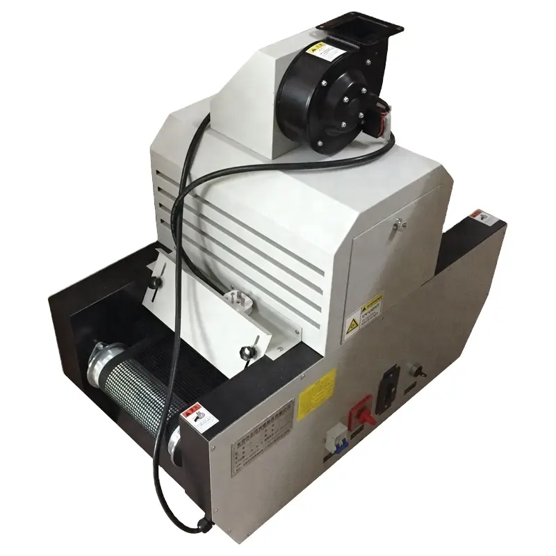 آلة المعالجة بضوء الأشعة فوق البنفسجية ، تستخدم لعلاج وتجفيف أسطح الطباعة في لحظة