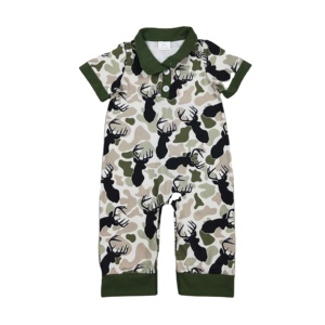 Conjunto de Mameluco de Manga Corta para Bebé Niño, Modelo SR3636 RTS, Estampado de Camuflaje Verde con Patos y Ciervos, Venta al por Mayor - Product Image 1