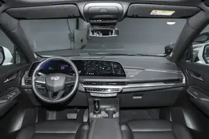 <span class=keywords><strong>Cadillac</strong></span> <span class=keywords><strong>XT4</strong></span> 25T 2WD <span class=keywords><strong>2024</strong></span>, SUV compact avec moteur 1.5T 48V Mild Hybrid, intérieur en cuir foncé, pneus R18, équipements de sécurité standard - Product Image 4