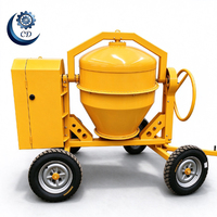 Petite bétonnière diesel à 4 roues, machine de mélange mobile portable pour la construction routière et le mélange de matériaux agricoles