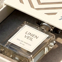 Boîte à parfum rigide blanche haut de gamme personnalisée avec doublure en éponge pour l'emballage de cadeaux de parfum