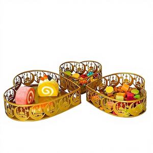 Bandeja de Servir Metálica con Forma de Luna Creciente para el Ramadán, Decoración Islámica para Fiestas con Diseño Personalizable para Uso en Interiores - Product Image 1