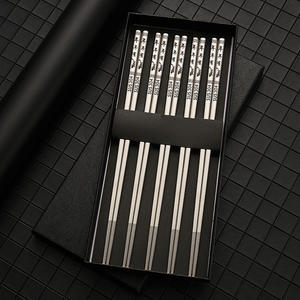 ชุดตะเกียบสแตนเลส 304 ทรงสี่เหลี่ยมกันลื่น กล่องของขวัญ 5 คู่ อุปกรณ์ในครัวเรือน - Product Image 1