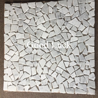 Mosaïque de marbre blanc de Carrare brisé, carreaux aléatoires pour la décoration des sols de salle de bain et de cuisine