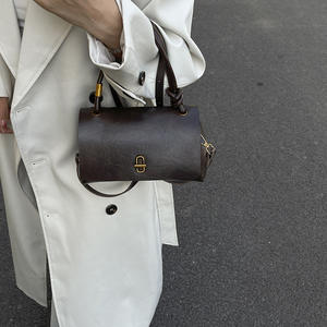 Nuova <span class=keywords><strong>Borsa</strong></span> da Donna 2026 Retrò alla Moda Geometrica con <span class=keywords><strong>Tracolla</strong></span> Singola Piccola Quadrata <span class=keywords><strong>a</strong></span> Spalla/<span class=keywords><strong>Tracolla</strong></span> Versione Coreana di Nicchia - Product Image 1