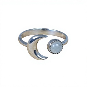 Anillo de Plata de Ley 925 con Piedra Lunar Arcoíris, Joyería Fina Artesanal Cristiana de Estilo Antiguo, Certificada - Product Image 1