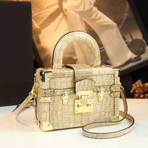 <span class=keywords><strong>Catalogo</strong></span> VIP all'Ingrosso per Primavera ed Estate, Nuova Borsa di Lusso Portatile a Forma di Scatola in Pietra con Tracolla. - Product Image 4