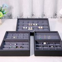 Ensemble de plateaux à bijoux personnalisés, présentoir pour collier, bague et boucles d'oreilles, solution de rangement élégante pour vos articles de luxe.