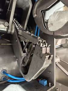 Machine automatique de coupe de saucisses à <span class=keywords><strong>double</strong></span> clipserie Great Wall DKLC-200, entraînée par un moteur servo, pour boyaux de saucisses de 40 à 200 mm - Product Image 3