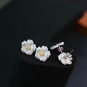 Boucles d'oreilles clous uniques et tendance en argent sterling 925 avec zircon, bijoux de mode pour cadeau unisexe - Product Image 1