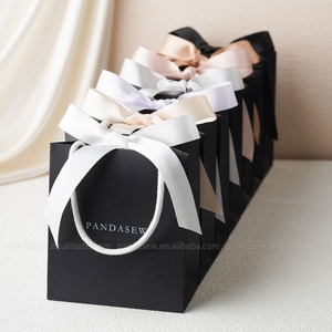 Bolsas de Papel de Regalo Negras con Logotipo Personalizado PandaSew, con Cinta de Cuerda y Asa de Kraft, Bolsa de Papel para Compras - Product Image 1