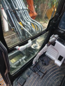 Miniexcavadora Kubota KX163 Usada, Pocas Horas de Trabajo, Sistema Hidráulico con Sensor de Carga, Acción Suave, Ideal para Sitios Estrechos y Demolición en Interiores - Product Image 2