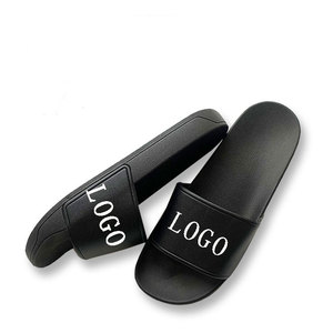Bán Buôn Giá Rẻ PVC Đồng Bằng <span class=keywords><strong>Slide</strong></span> Phụ Nữ Màu Đen Thể Thao Người Đàn Ông Thoải Mái Sandal Biểu Tượng Tùy Chỉnh Thiết Kế Mới 2024 Dép Trong Vật Liệu Tốt Nhất - Product Image 4
