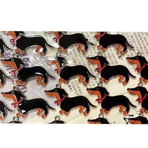 Ciondolo Personalizzato in Smalto Morbido a Forma di Gatto, Targhette Antifurto in Metallo per Collari di Cani e Fibbie Identificative - Product Image 1