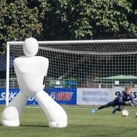 Mannequin de gardien de but de football gonflable pour l'entraînement, en PVC durable, taille personnalisable, logo personnalisé, utilisation en extérieur, marque IUFN