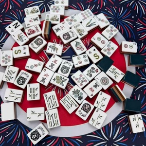 Juego de Mahjong de Acrílico de Lujo Ligero, Color Verde Oscuro con Diseño de Madera, Tres Capas, de Alta Gama para Fiestas - Product Image 6
