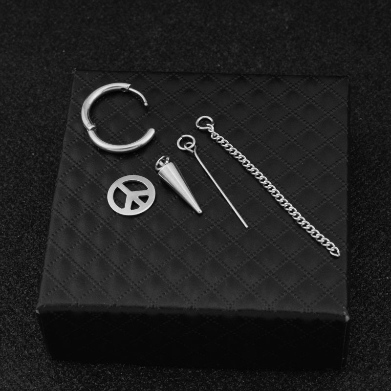 E029-S1 (Une boucle d'oreille avec trous pour les oreilles)