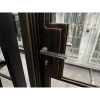 Puertas Individuales de Acero y Hierro Forjado Arqueadas Modernas de Alta Calidad con Vidrio Templado y Rejillas Planas para Entrada Principal de Casas
