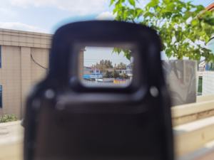 Viseur holographique à point rouge 558 avec montage à dégagement rapide - Product Image 5