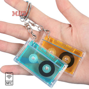 Vente flash : Mini <span class=keywords><strong>CD</strong></span> RFID, cassette NFC, porte-clés en plastique, album de <span class=keywords><strong>musique</strong></span> KPOP, étiquette NFC, porte-clés - Product Image 1