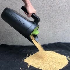 Seminatrice Manuale per Erba in Plastica da 2L, Facile da Usare per la Cura del Prato - Product Image 6