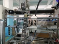 Machine de fabrication de couvercles en plastique et en papier à grande vitesse