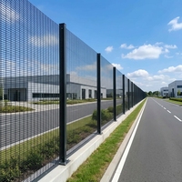 Hoogwaardig gegalvaniseerd stalen metaal, op maat gecoate omheining, elektrisch alarmsysteem, snelwegomheining, luchthavenomheining