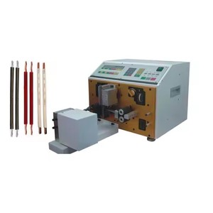 Machine automatique <span class=keywords><strong>de</strong></span> coupe <span class=keywords><strong>de</strong></span> câbles <span class=keywords><strong>électriques</strong></span>, machine à dénuder électrique, machine <span class=keywords><strong>de</strong></span> torsion et <span class=keywords><strong>de</strong></span> coupe <span class=keywords><strong>de</strong></span> <span class=keywords><strong>fils</strong></span> gainés - Product Image 1