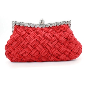 Nouvel Arrivage Direct Usine : Sac en Satin Tissé avec Strass Rouge, Sac de Mariée 2-en-1, Pochette de Soirée et Sac Bandoulière pour Fêtes - Product Image 1