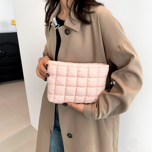 กระเป๋าเครื่องสำอางแฟชั่นใหม่ปี 2026 ดีไซน์ย่นสไตล์ตะวันตกอเนกประสงค์ รุ่น<span class=keywords><strong>เกาหลี</strong></span>ขนาดเล็ก กระเป๋าถือลำลองสำหรับผู้หญิง - Product Image 4