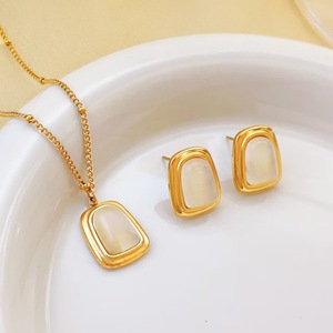 Conjunto de Joyería de Moda Francesa Vintage con Collar y Pendientes de Gema, Lujo Ligero, Colgante Ojo de Gato Estilo INS, Regalo de Joyería al por Mayor - Product Image 3