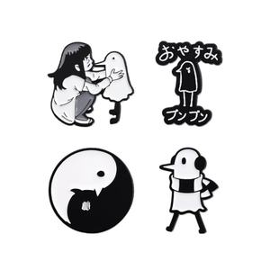 Preto e branco simples estilo engraçado cartoon pins - Product Image 1