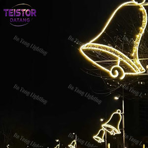 Grand motif lumineux de Noël pour poteaux de rue, pour créer une forte ambiance festive le long des routes extérieures - Product Image 6