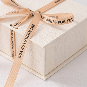 Maßgefertigte Buchförmige Bronzierte Vierfarbige Magnetische Biologisch Abbaubare Recycelbare Schwammgefütterte Starre Graue Karton-Geschenkverpackungsbox - Product Image 4