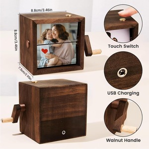 <span class=keywords><strong>Cadre</strong></span> photo <span class=keywords><strong>personnalisé</strong></span> en forme de livre à feuilles mobiles, album d'animation en bois fait main, boîte album à feuilles mobiles personnalisée avec lumière - Product Image 3