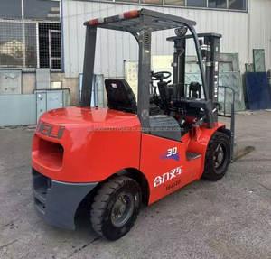 Chariot élévateur diesel HELI Heli 30 d'occasion, 3 tonnes, 1,5 mètre, avec garantie d'un an et pneus pleins - Product Image 4