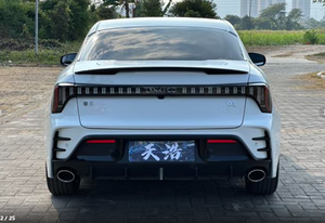 Voitures <span class=keywords><strong>d</strong></span>'<span class=keywords><strong>occasion</strong></span> Lynk&Co 03 2023 2.0TD DCT Pro, voiture compacte essence 2.0T, berline automatique, véhicule <span class=keywords><strong>d</strong></span>'<span class=keywords><strong>occasion</strong></span>, voiture pré-utilisée - Product Image 5