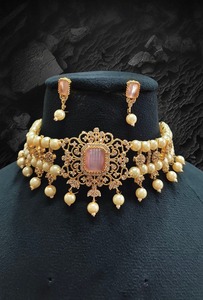 Conjunto de Collar Choker Premium con Pendientes, Joyería Nupcial India Hecha a Mano por Diseñadores para Bodas, Compromisos, Recepciones y Festivales - Product Image 4