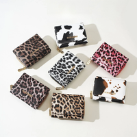 Porte-cartes court en PU pour femme, motif léopard et vache, mini-porte-monnaie avec porte-cartes, fente pour carte d'identité, poche à monnaie zippée, petit portefeuille portable pour femme