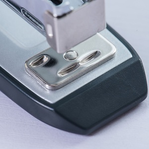 <span class=keywords><strong>Grapadora</strong></span> <span class=keywords><strong>de</strong></span> Metal <span class=keywords><strong>de</strong></span> tira completa extendida, material escolar <span class=keywords><strong>de</strong></span> oficina estándar promocional <span class=keywords><strong>de</strong></span> fábrica <span class=keywords><strong>de</strong></span> la fábrica <span class=keywords><strong>de</strong></span> La C-12 - Product Image 2