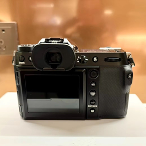 <span class=keywords><strong>Appareil</strong></span> <span class=keywords><strong>photo</strong></span> numérique professionnel <span class=keywords><strong>Fujifilm</strong></span> GFX100s 102MP Enregistrement vidéo 4K/30p <span class=keywords><strong>Appareil</strong></span> <span class=keywords><strong>photo</strong></span> reflex numérique stabilisé 5fps <span class=keywords><strong>Carte</strong></span> <span class=keywords><strong>SD</strong></span> Wi-Fi - Product Image 3