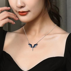 Collares de ángulo de ala azul de acero inoxidable a la moda para mujer, joyería, <span class=keywords><strong>Collar</strong></span>, colgante, amigos - Product Image 3