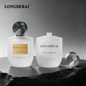 Nueva llegada: Botella de vidrio personalizada para perfume de 50ml y 100ml, esmerilada, plana, vacía, con tapa de aleación de zinc. - Product Image 2