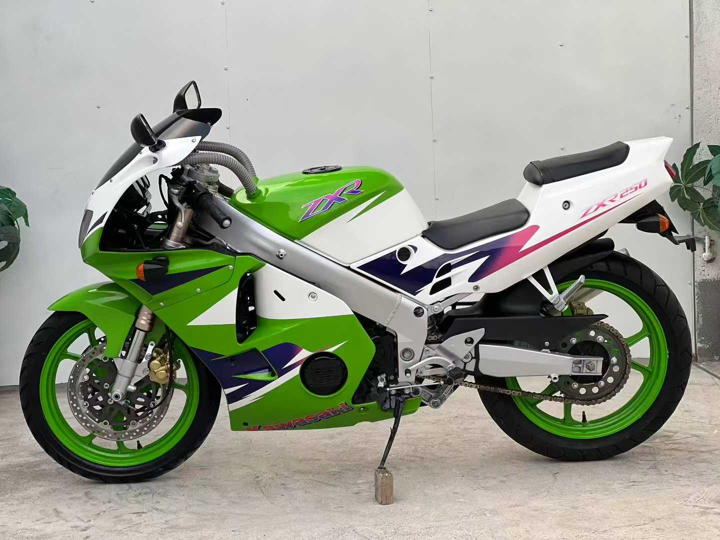 Kawasaki ZXR250 1989-1990 Yeşil Beyaz Motosiklet Kaplaması