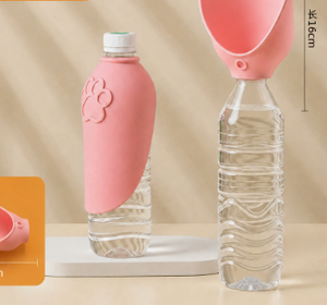 Botella de Agua Portátil para Perros con Adaptador de Silicona, Bebedero para Mascotas, Tazón de Agua para Perros para Viajes y Paseos al Aire Libre - Product Image 5